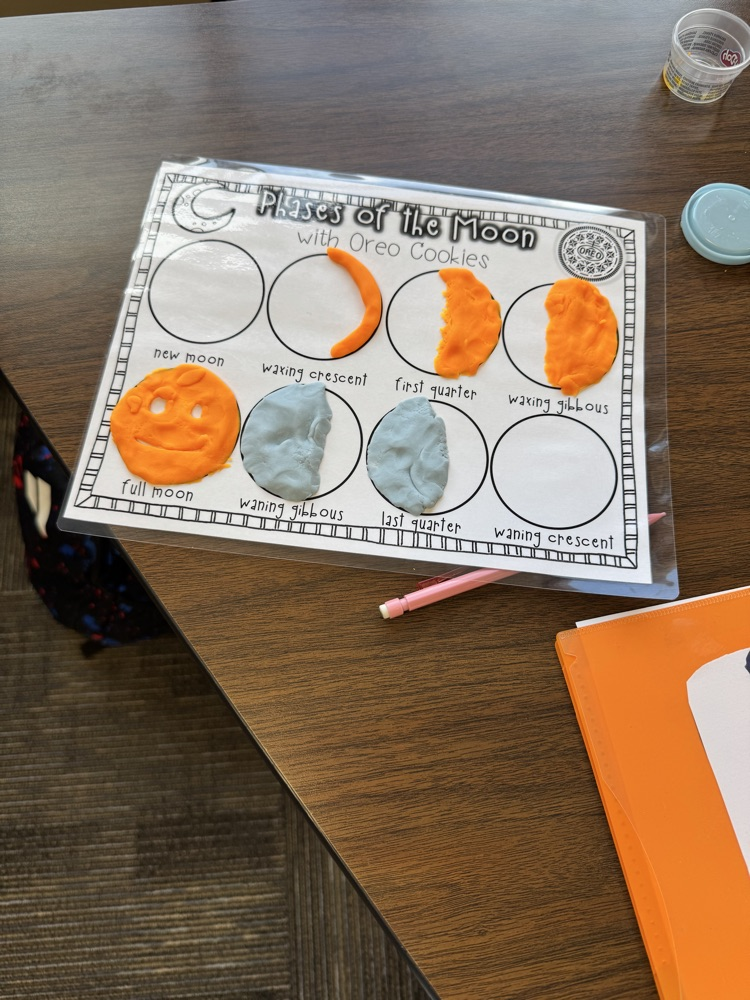 Mrs.Dowding’s Science Class and Moon Phases