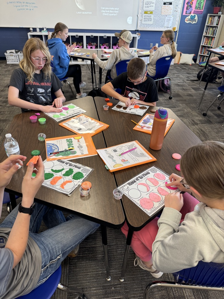 Mrs.Dowding’s Science Class and Moon Phases