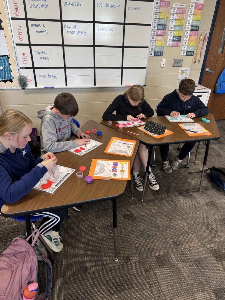 Mrs.Dowding’s Science Class and Moon Phases