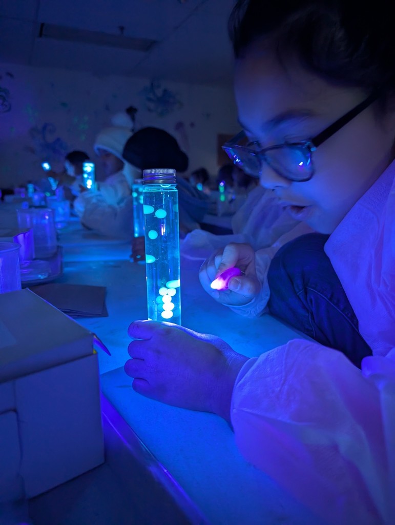 glowing science experiment