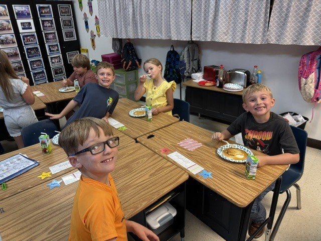 Children eating their flapjacks