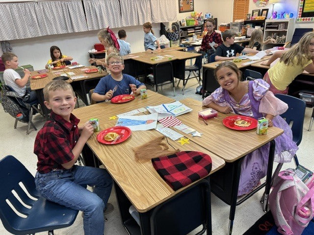 Children eating their flapjacks
