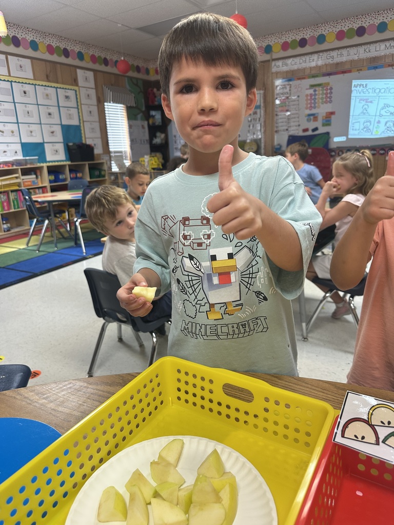 Apple Taste Testing in Kindergarten