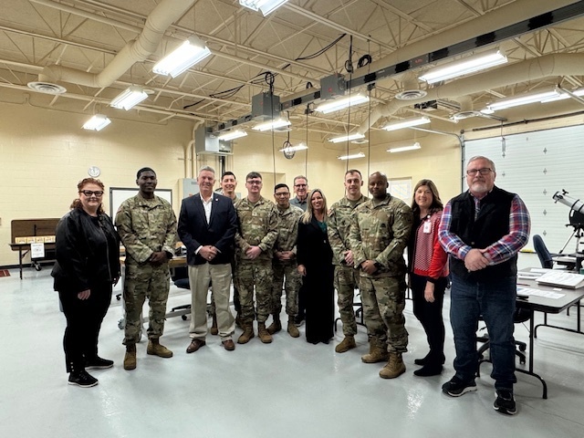 Electronics training with politicians