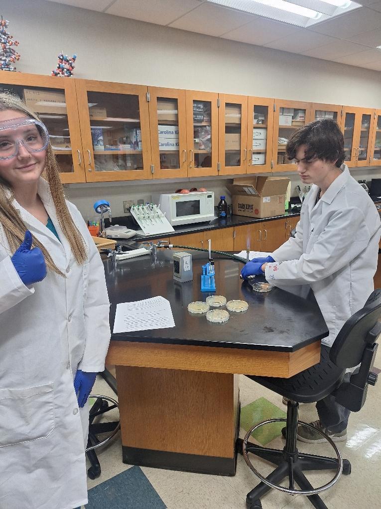 Biomed Seniors Super Bug Lab-PM