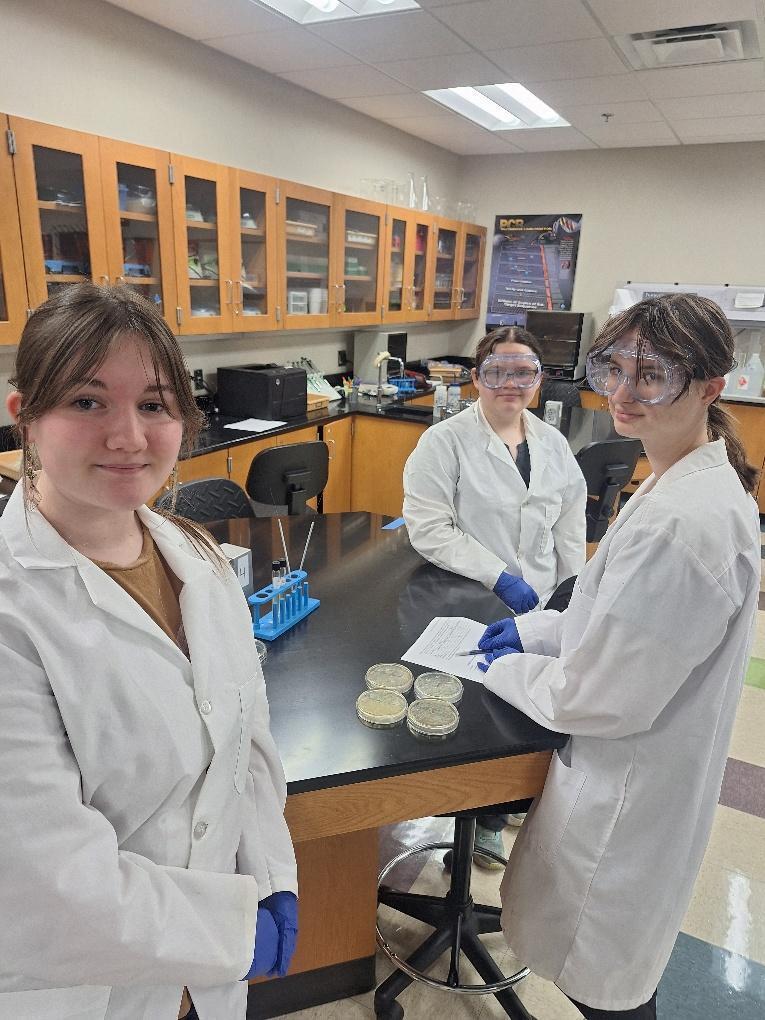 Biomed Seniors Super Bug Lab-PM