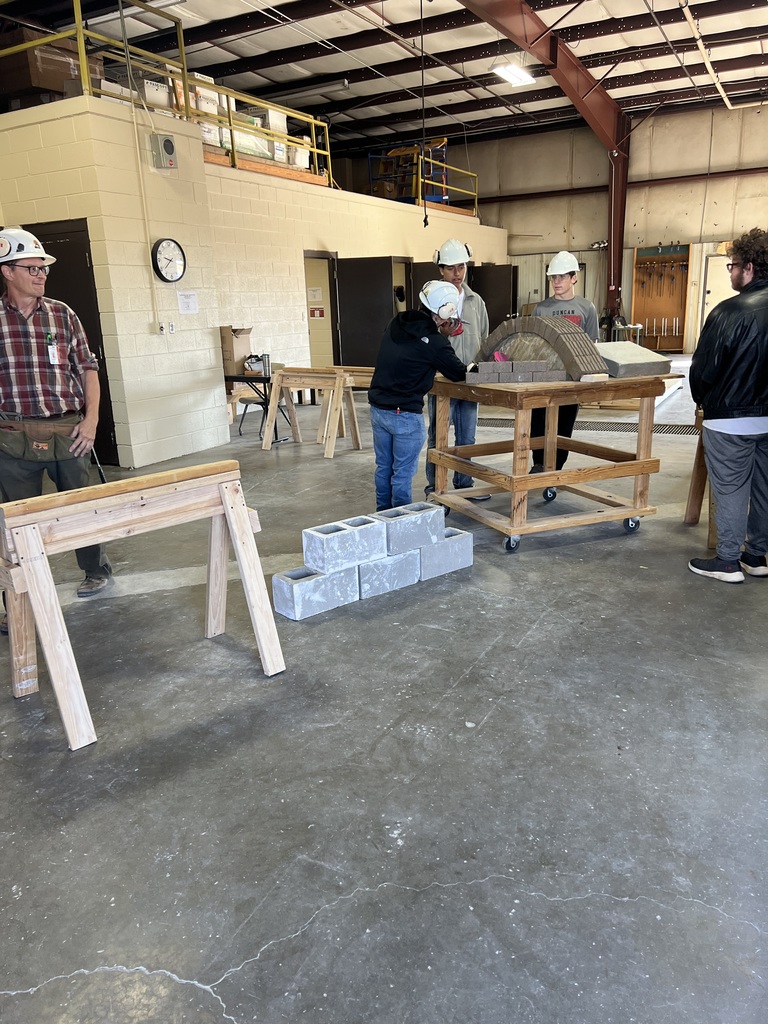 Sophomore Tours-Construction