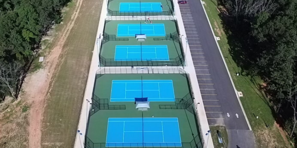 tennis  courts at wolf pack park