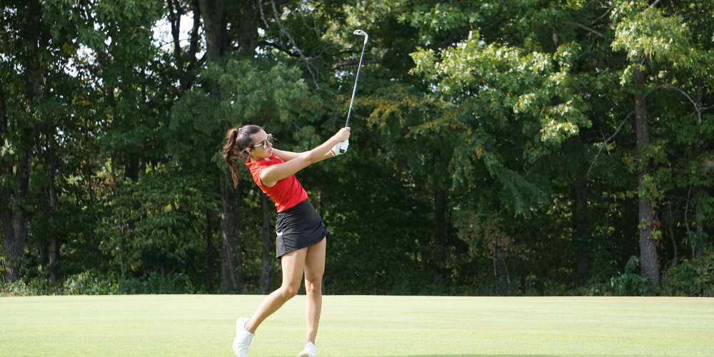 saylor making golf shot