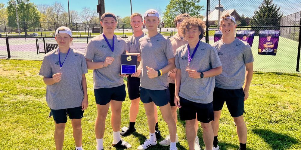 group photo of boys tennis team