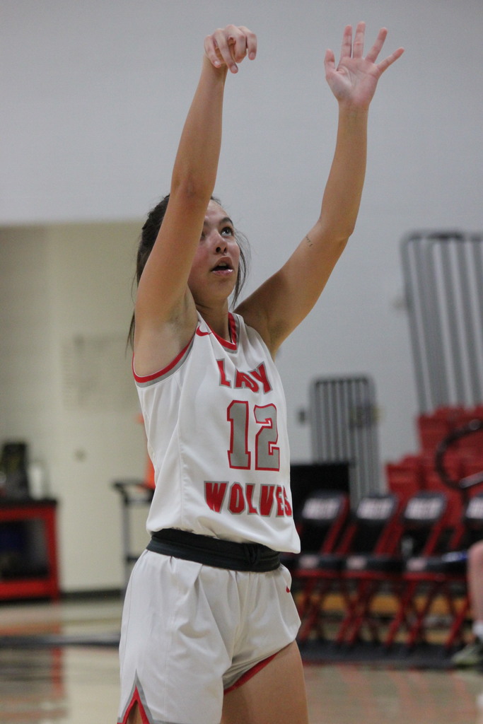 #12 shooting free throw