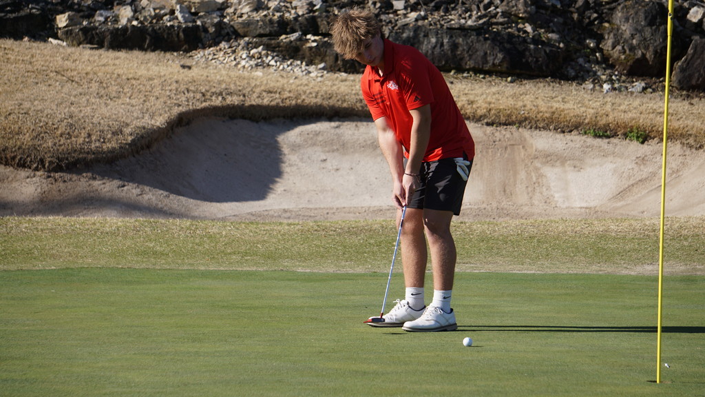 Kreeden Smith putting