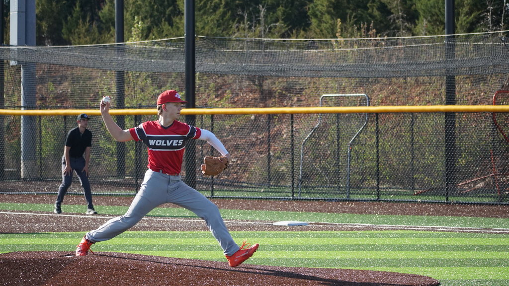 Nate Waters pitching