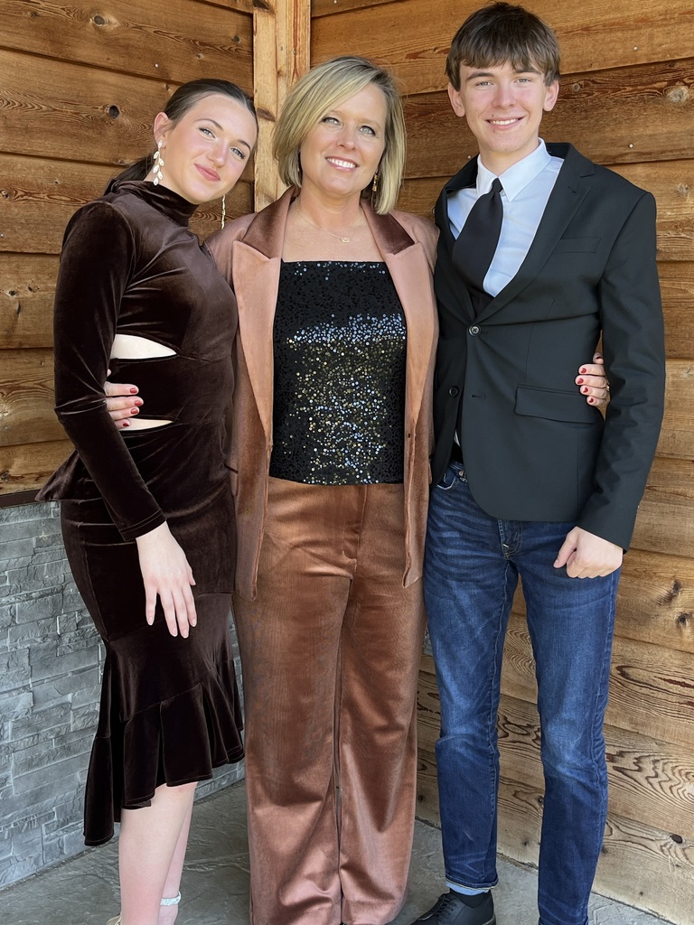 Tara Ray with daughter and son