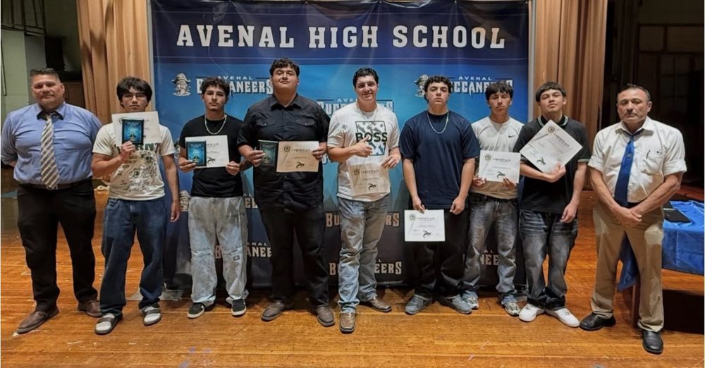 ahs wrestling team at awards ceremony