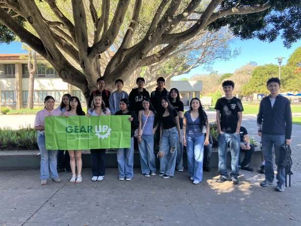 AHS GEAR UP students visiting college campus