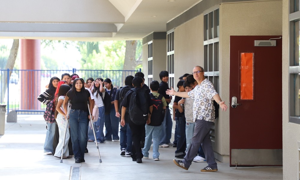 RSMS Students and teacher on campus
