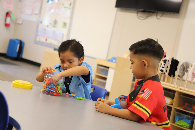 rssp students playing with toys