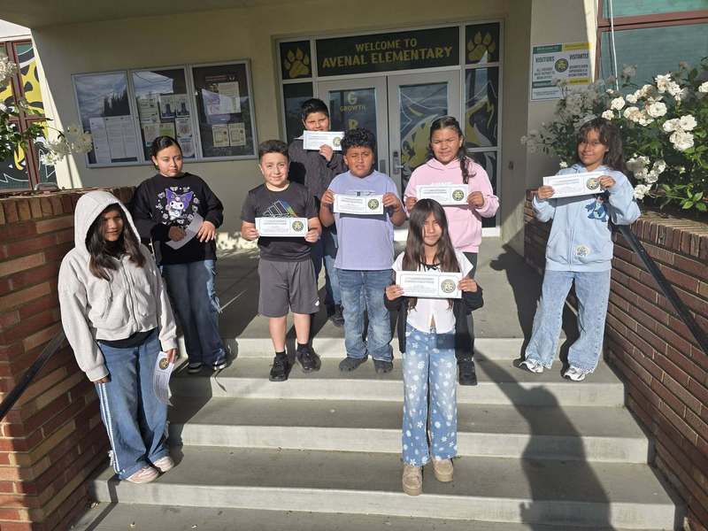 AES perfect attendance student winners