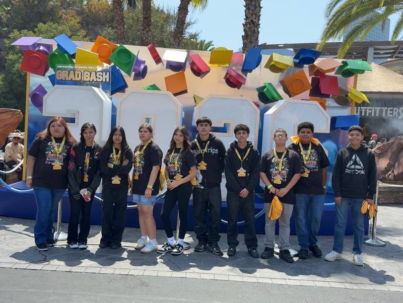 KCES students at Universal Studios