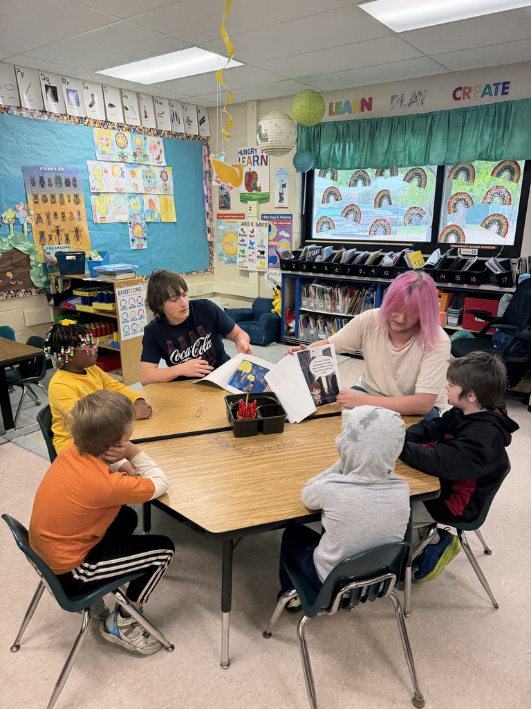 RPHS students reading to RPEL. 