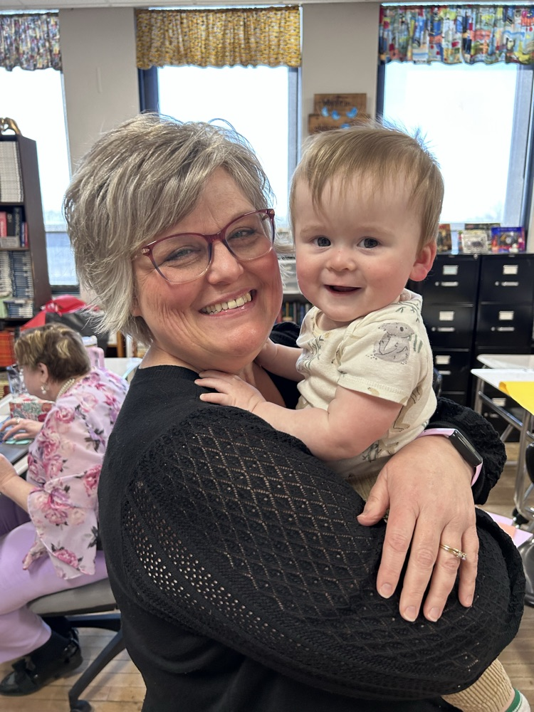 Coach Jennifer and her new best friend 🥰