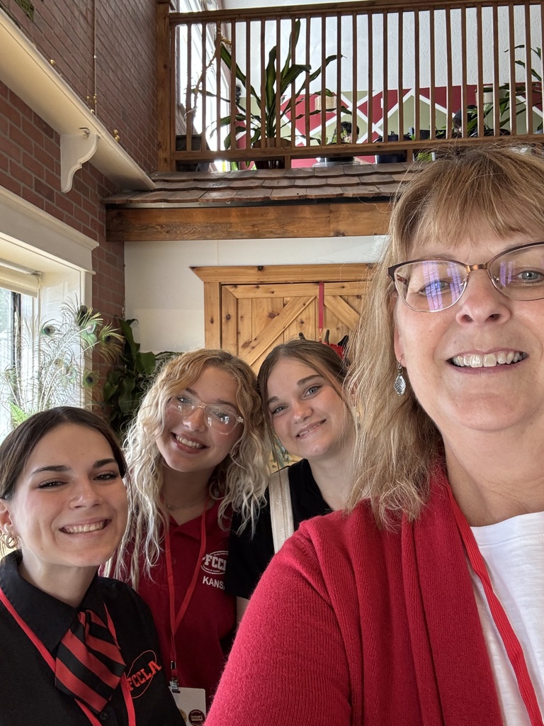 We ventured out to a smoothie shop for some refreshments after judging.  