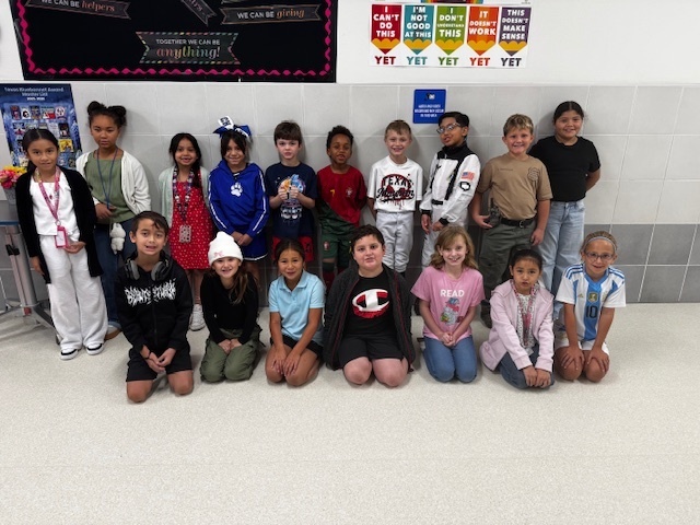 Elementary students homecoming dress up days