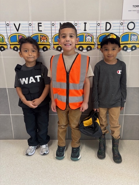 Elementary students homecoming dress up days