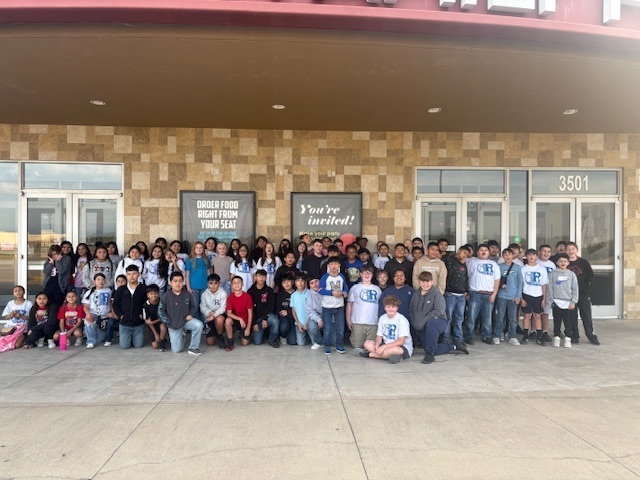 6th grade on their attendance field trip