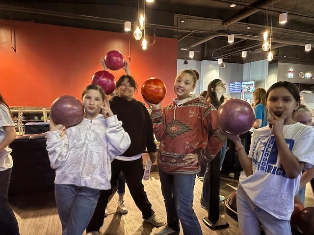 6th grade on their attendance field trip