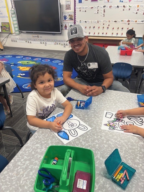 Pre-K students working on thanksgiving parade