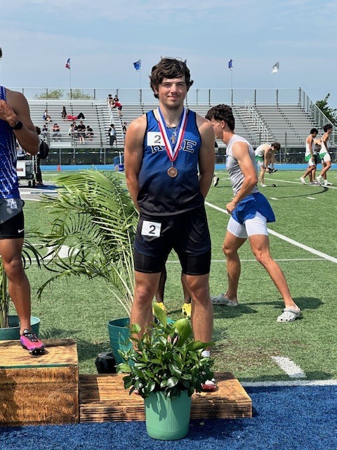 Track athletes that qualified for regionals