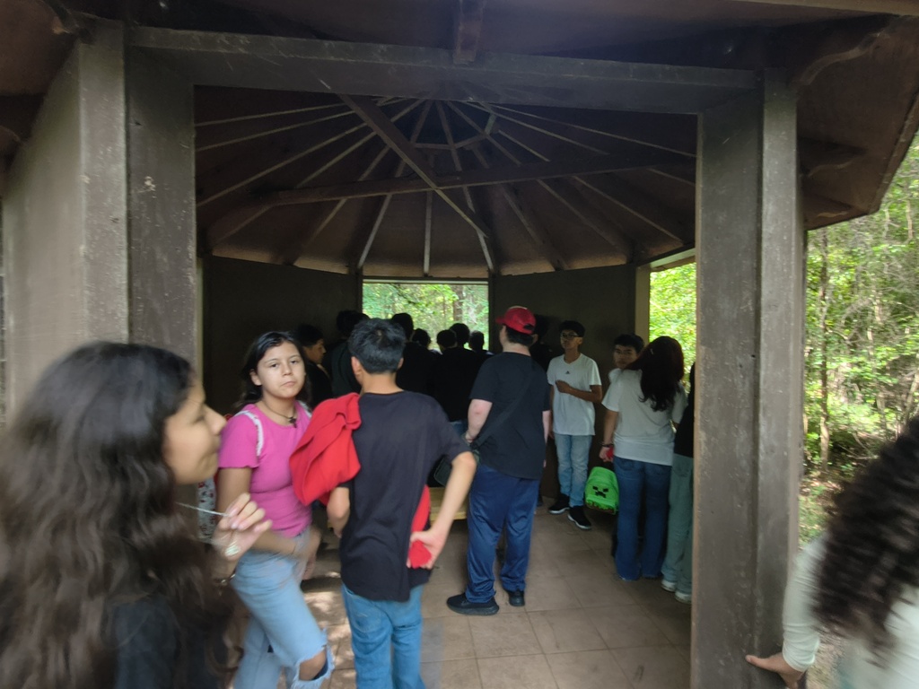 7th grade students on field trip to fishery