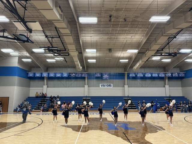 Cheerleaders at meet the bulldogs