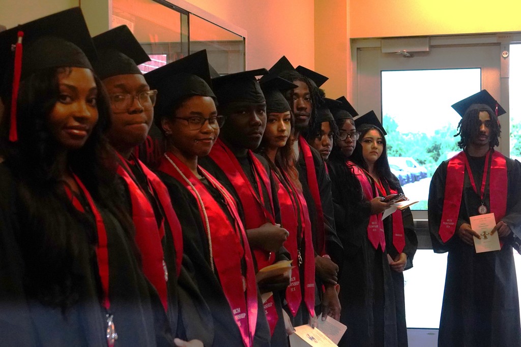 🎓 On Thursday, July 17th, we proudly celebrated 12 incredible students at our Summer School Graduation Ceremony! Each graduate demonstrated resilience, determination, and commitment. Congratulations to the newest members of the Rich Township Class of 2025! 🎉 #RaptorPride #RichInStudentSuccess