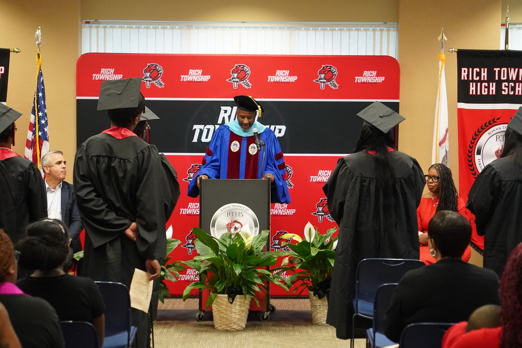 🎓 On Thursday, July 17th, we proudly celebrated 12 incredible students at our Summer School Graduation Ceremony! Each graduate demonstrated resilience, determination, and commitment. Congratulations to the newest members of the Rich Township Class of 2025! 🎉 #RaptorPride #RichInStudentSuccess