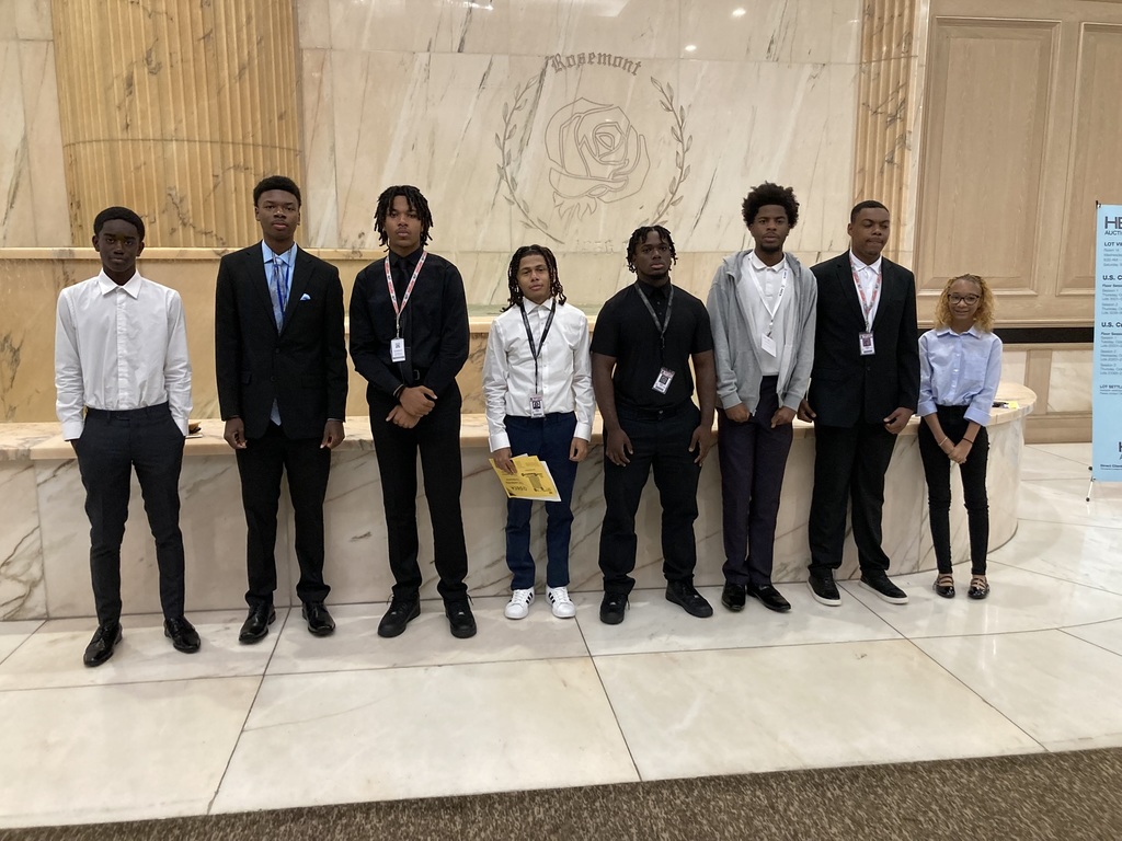 DECA  rocked IL FLC @ Rosemont! 🎉 Students were able to engage in 8 pro sessions on careers+marketing 💼