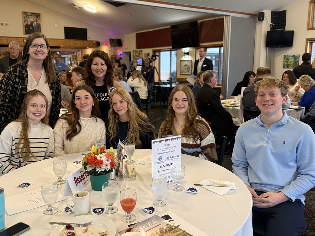 High School Students with State Represtative Greene and Interim Superintendent Sczepaniak