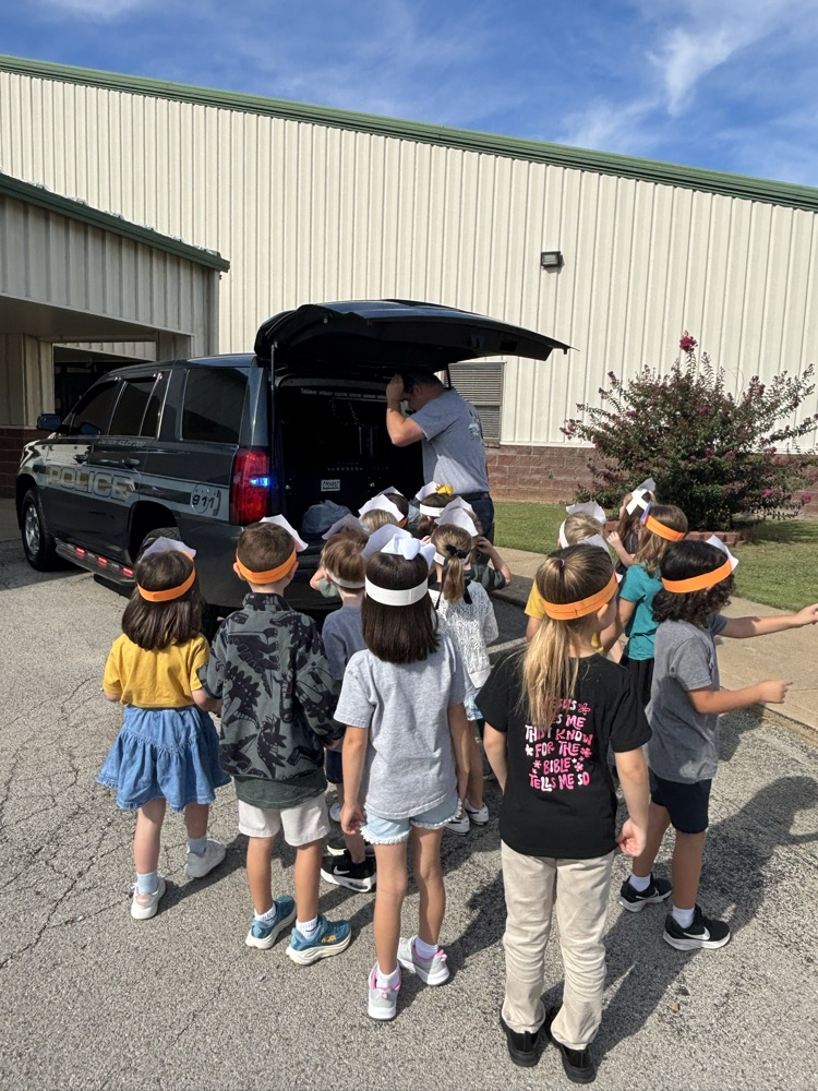 Tour of Sgt. Henry’s K9 vehicle