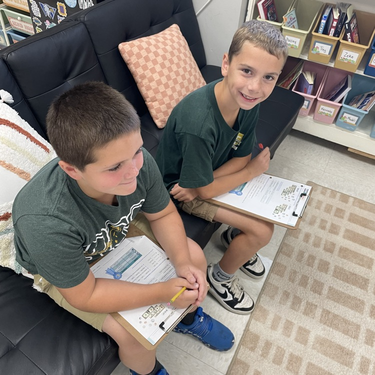 Studious students!