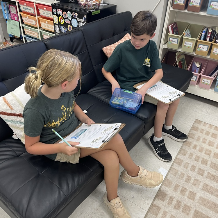 Studious students!