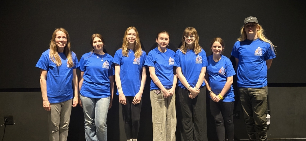 Image of the Ridgefield Youth Orchestra with founder and director Charlotte Barnes