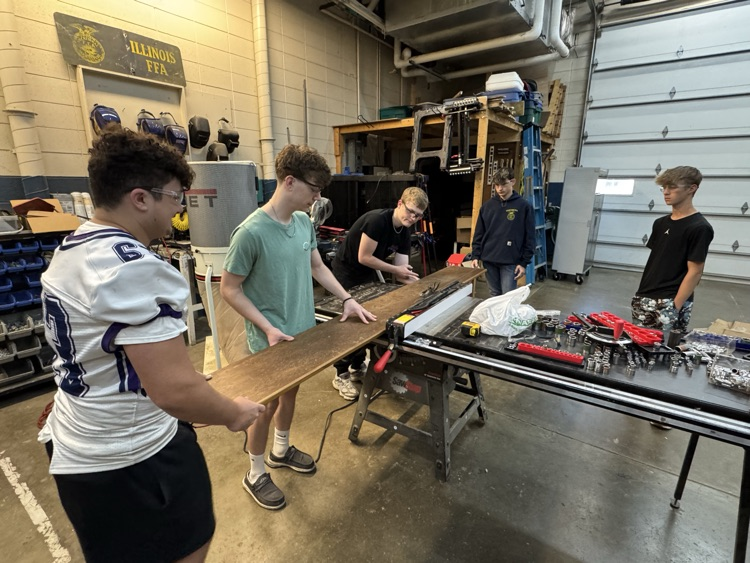 Ripping down boards on table saw