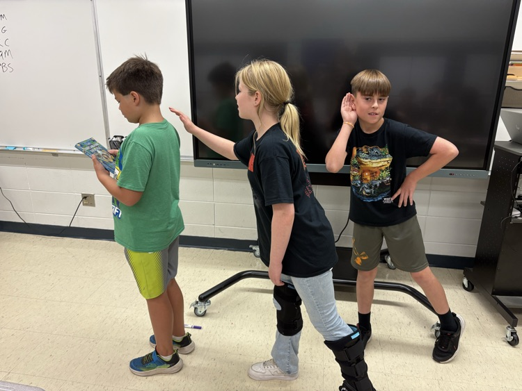 Kids acting a Tableau