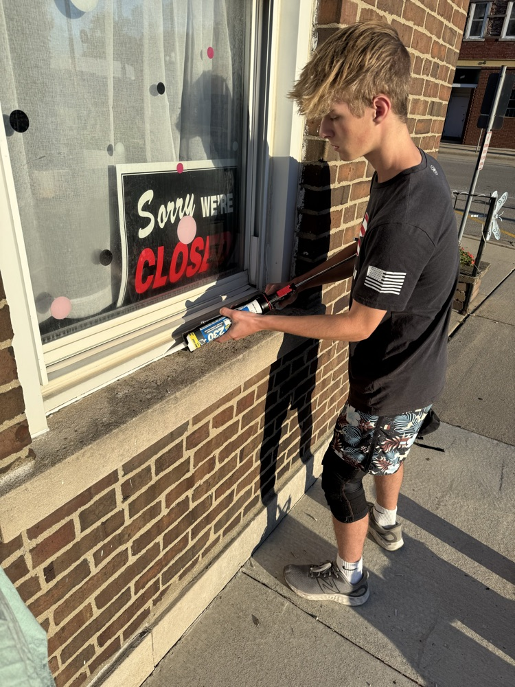 Caulking windows