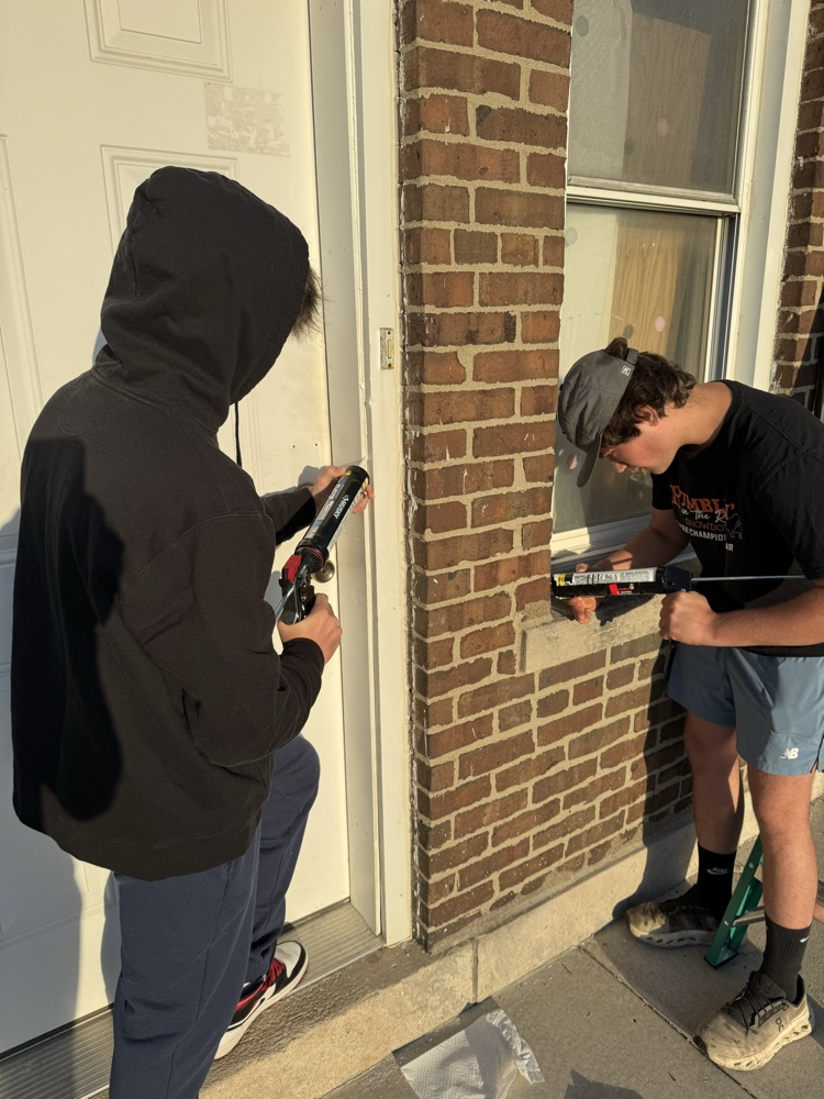 Caulking windows