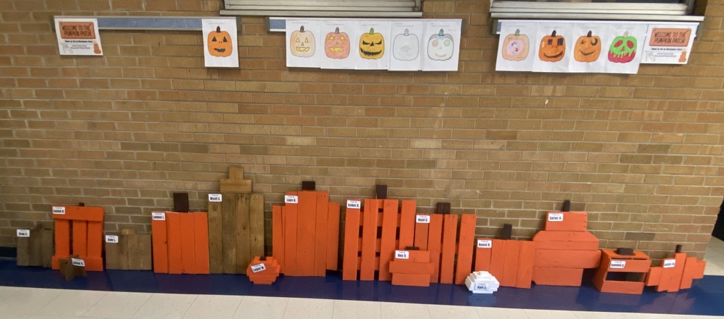 The finished pallet pumpkins!