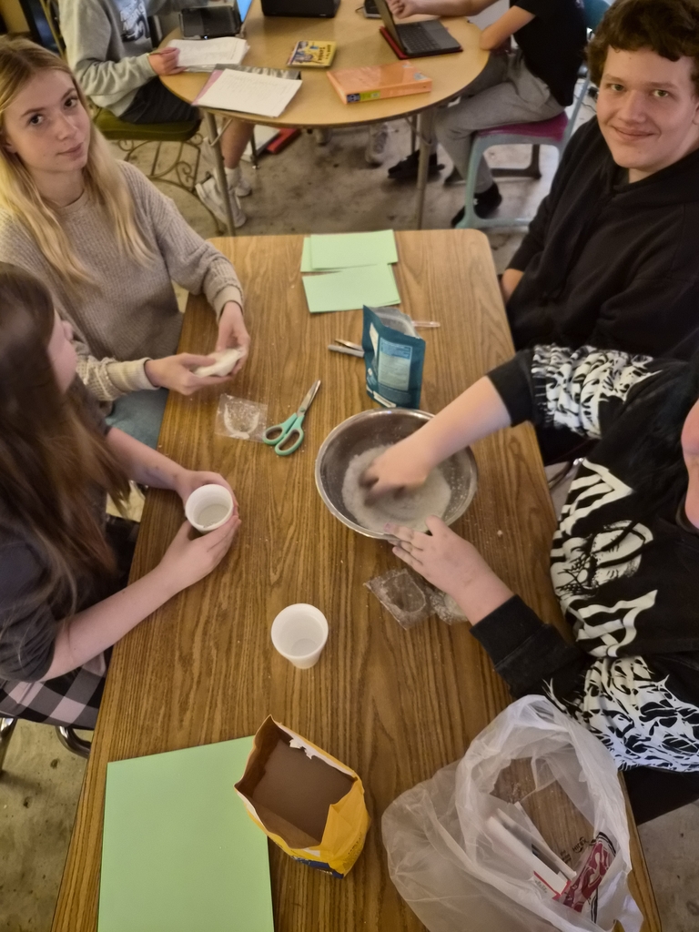 2nd hr creating their molds