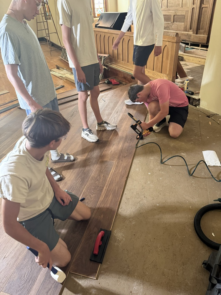 Laying the engineered hardwood flooring